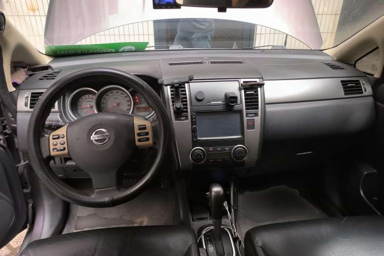 Used Nissan Tiida 2008 1.6L Automatic Smart Version Center Console