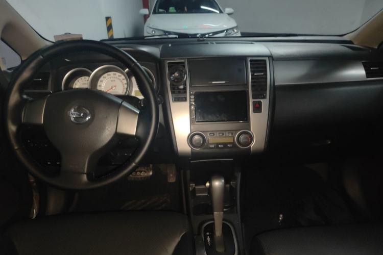 Used Nissan Tiida 2008 1.6L Automatic Tech Model Center Console