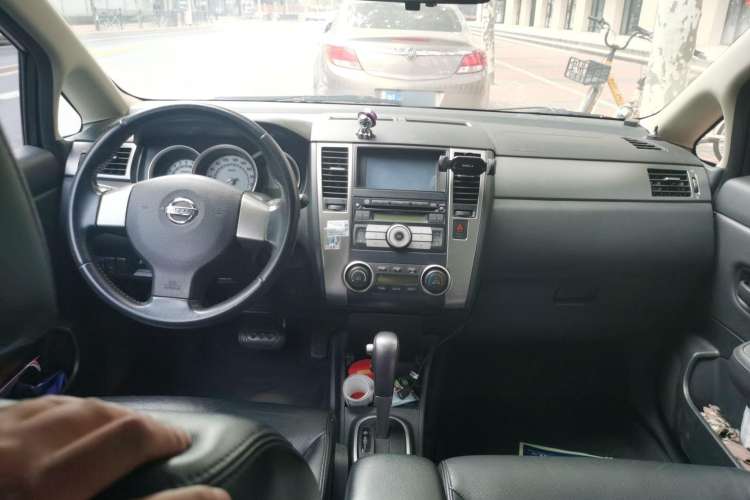 Used Nissan Tiida 2008 1.6L Automatic Smart Version Center Console