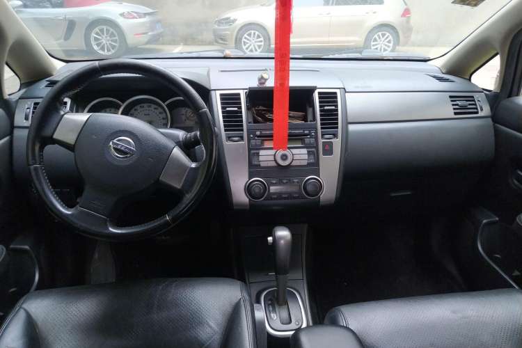 Used Nissan Tiida 2008 1.6L Automatic Smart Version Center Console
