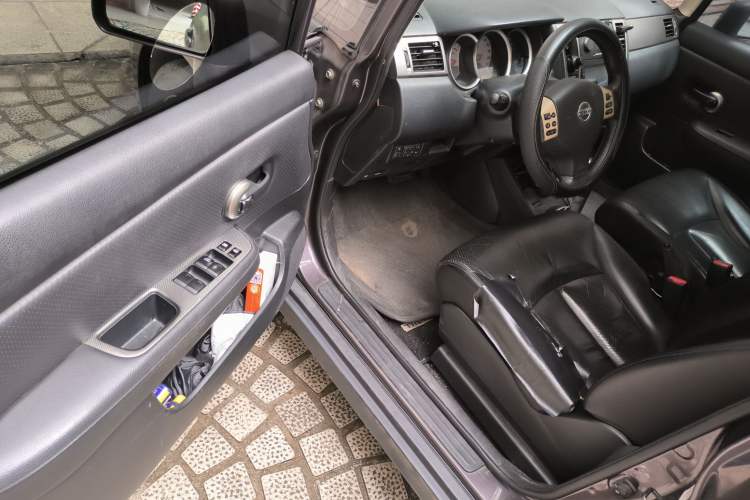 Used Nissan Tiida 2008 1.6L Automatic Smart Version Driver Seat