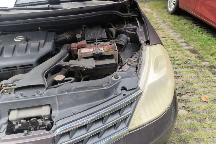 Used Nissan Tiida 2008 1.6L Automatic Smart Version Engine Bay Left