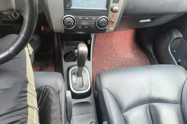 Used Nissan Tiida 2008 1.6L Automatic Smart Version Gear Lever