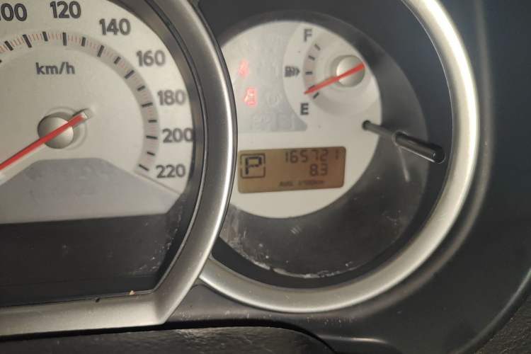 Used Nissan Tiida 2008 1.6L Automatic Tech Model Odometer Close Up