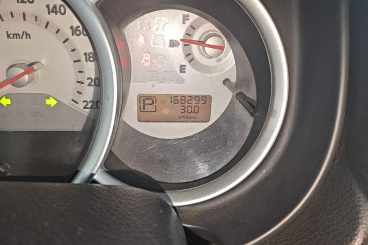 Used Nissan Tiida 2008 1.6L Automatic Smart Version Odometer Close Up