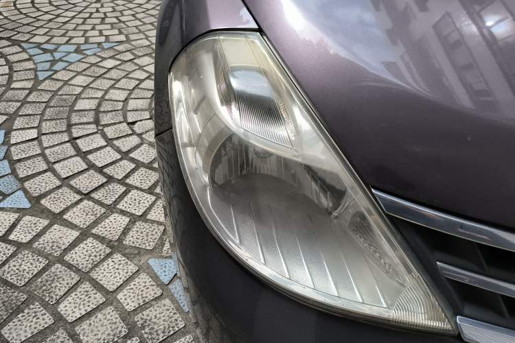 Used Nissan Tiida 2008 1.6L Automatic Smart Version Right Front Headlight