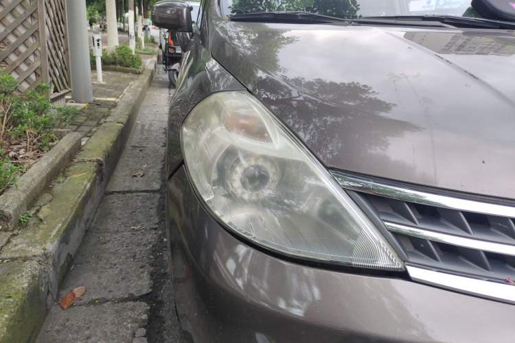 Used Nissan Tiida 2008 1.6L Automatic Smart Version Right Front Headlight