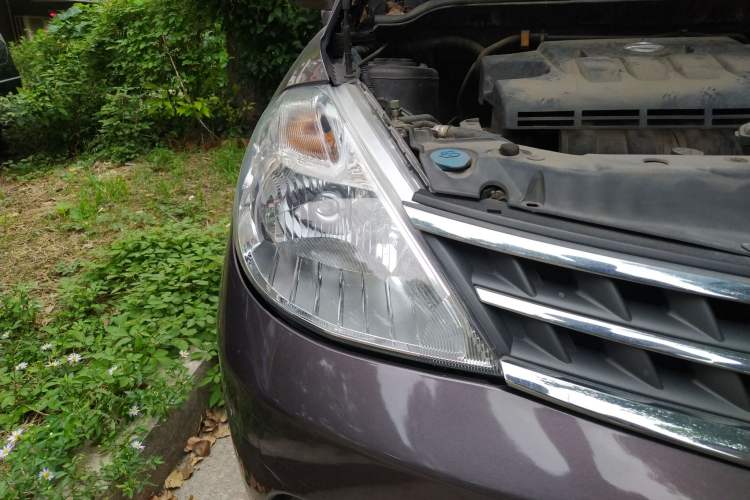 Used Nissan Tiida 2008 1.6L Automatic Smart Version Right Front Headlight