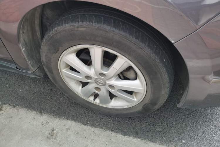 Used Nissan Tiida 2008 1.6L Automatic Smart Version Right Front Wheel Hub