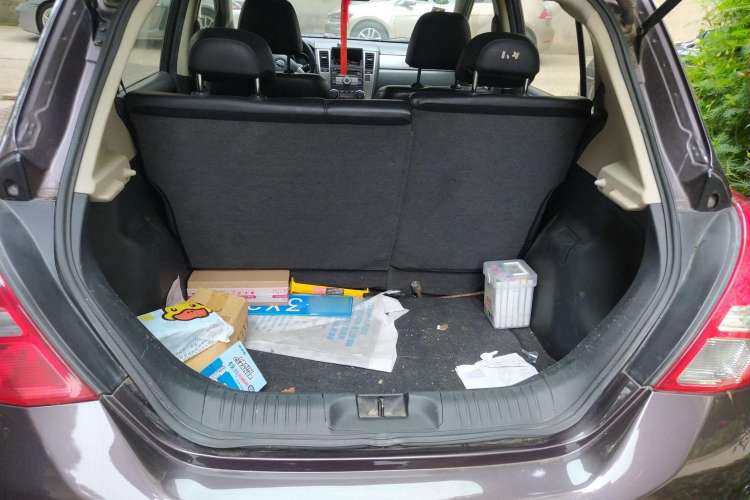 Used Nissan Tiida 2008 1.6L Automatic Smart Version Trunk