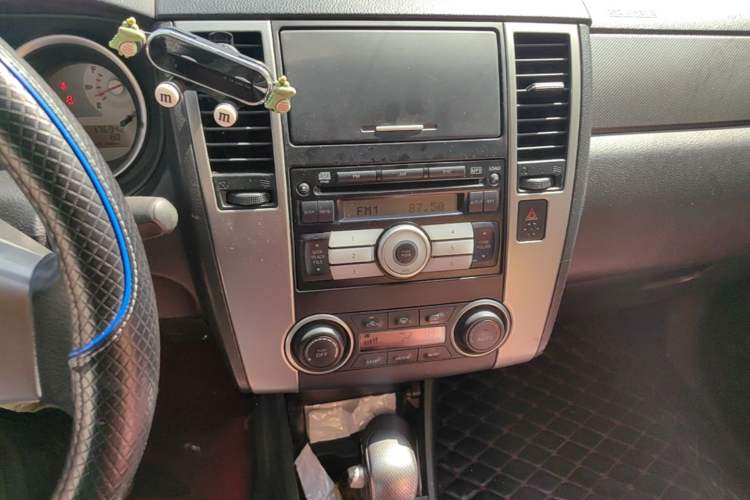 Used Nissan Tiida 2008 1.6L Automatic Smart Version Audio And AC Panel