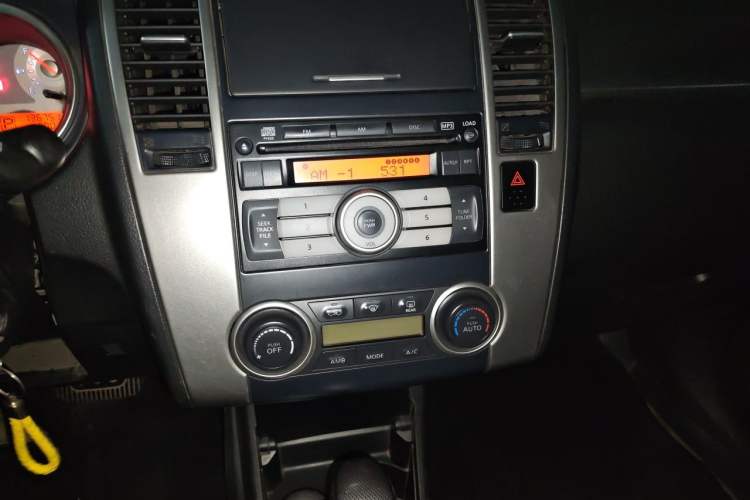 Used Nissan Tiida 2008 1.6L Automatic Smart Version Audio And AC Panel