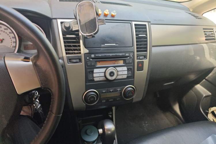 Used Nissan Tiida 2008 1.6L Automatic Smart Version Audio And AC Panel