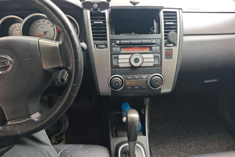 Used Nissan Tiida 2008 1.6L Automatic Smart Version Audio And AC Panel