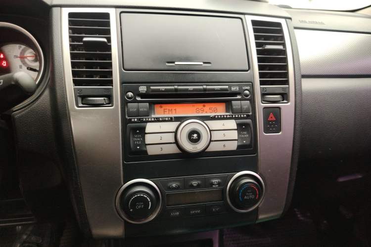 Used Nissan Tiida 2008 1.6L Automatic Smart Version Audio And AC Panel