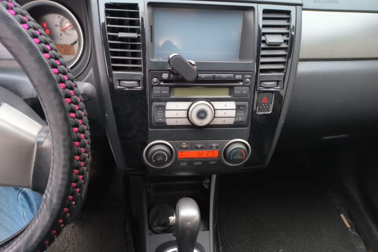 Used Nissan Tiida 2008 1.6L Automatic Tech Model Audio And AC Panel