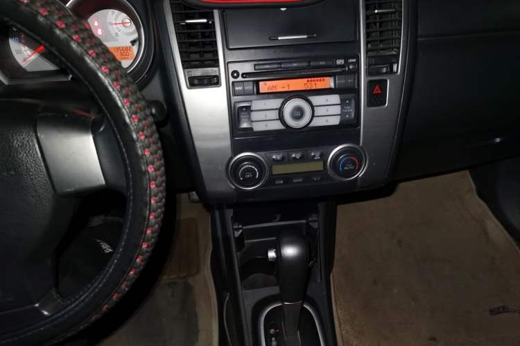Used Nissan Tiida 2008 1.6L Automatic Smart Version Audio And AC Panel