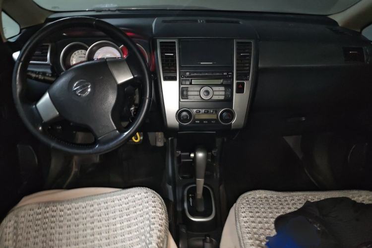 Used Nissan Tiida 2008 1.6L Automatic Smart Version Center Console