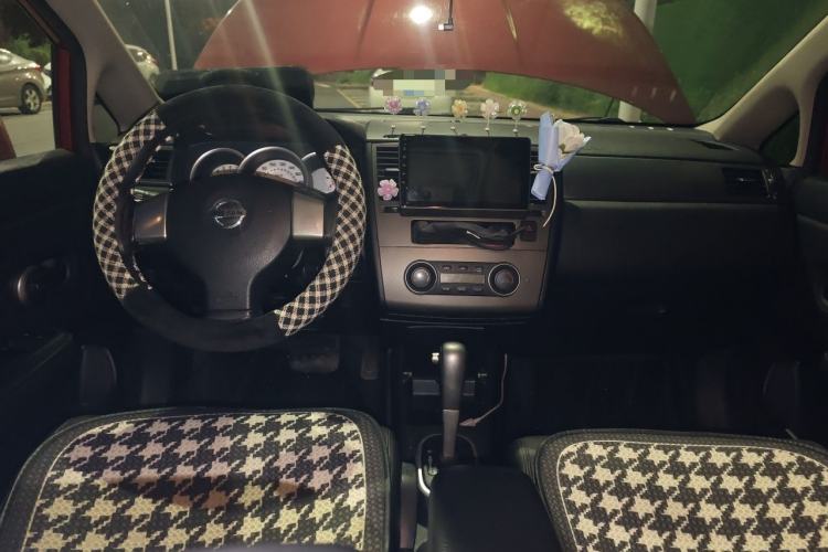 Used Nissan Tiida 2008 1.6L Automatic Smart Version Center Console