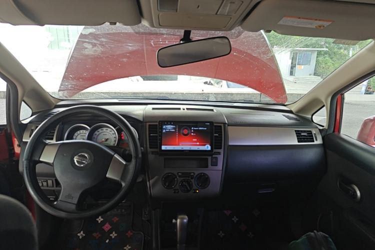 Used Nissan Tiida 2008 1.6L Automatic Fashion Edition Center Console