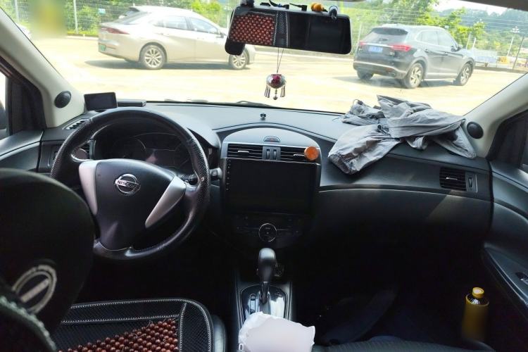Used Nissan Tiida 2008 1.6L Automatic Tech Model Center Console