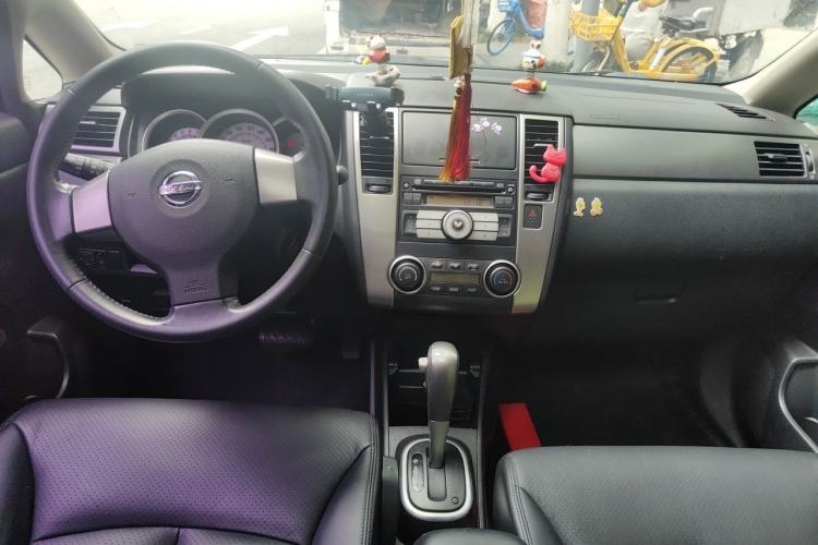 Used Nissan Tiida 2008 1.6L Automatic Smart Version Center Console