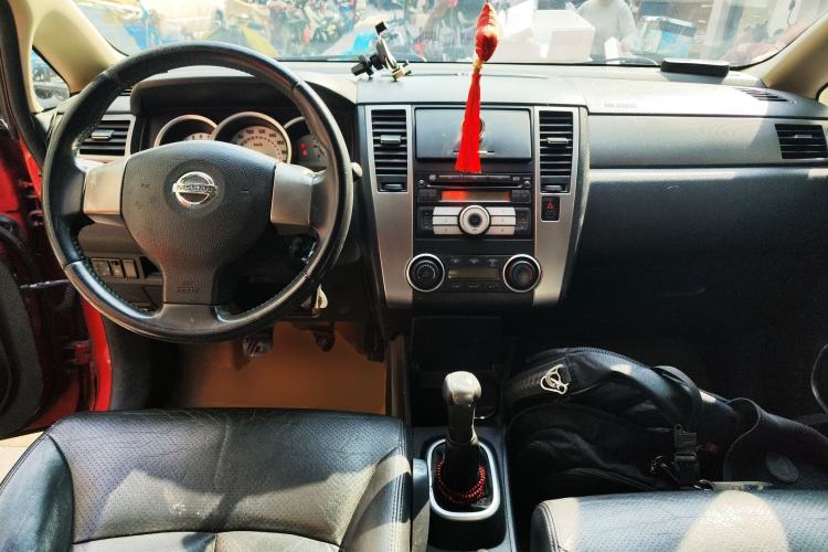 Used Nissan Tiida 2008 1.6L Manual Smart Version Center Console