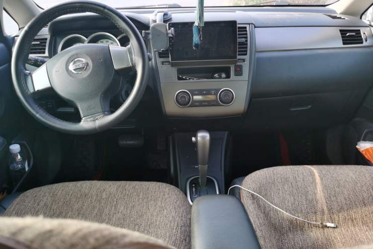 Used Nissan Tiida 2008 1.6L Automatic Smart Version Center Console