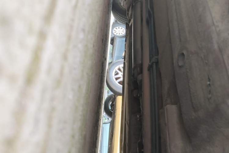 Used Nissan Tiida 2008 1.6L Manual Smart Version Chassis Front Right
