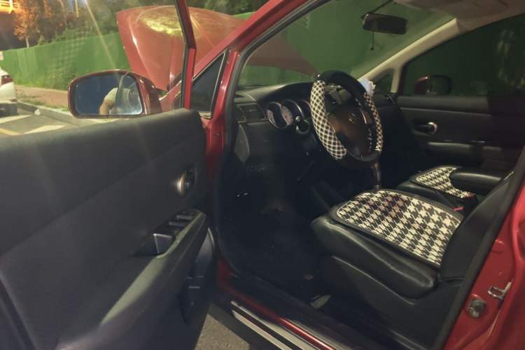 Used Nissan Tiida 2008 1.6L Automatic Smart Version Driver Seat