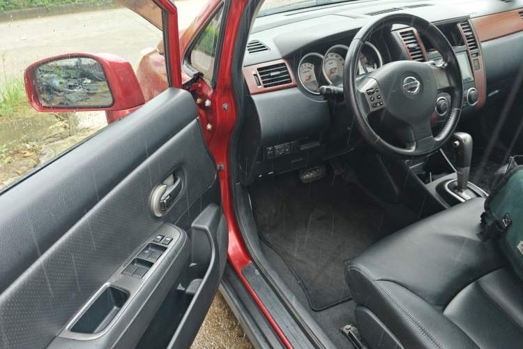 Used Nissan Tiida 2008 1.6L Automatic Smart Version Driver Seat
