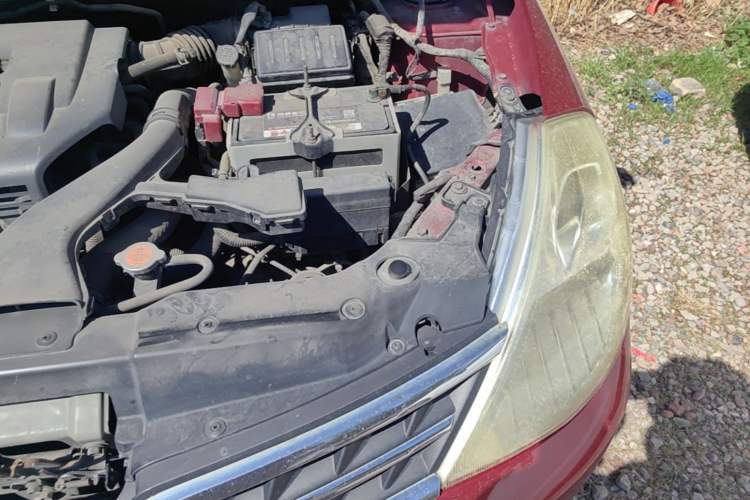 Used Nissan Tiida 2008 1.6L Automatic Smart Version Engine Bay Left