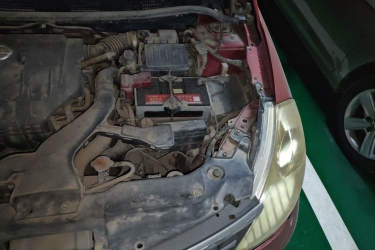 Used Nissan Tiida 2008 1.6L Automatic Smart Version Engine Bay Left