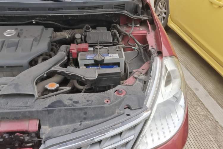 Used Nissan Tiida 2008 1.6L Manual Smart Version Engine Bay Left