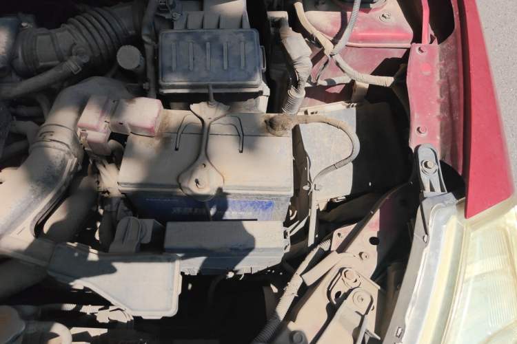 Used Nissan Tiida 2008 1.6L Manual Fashion Model Engine Bay Left