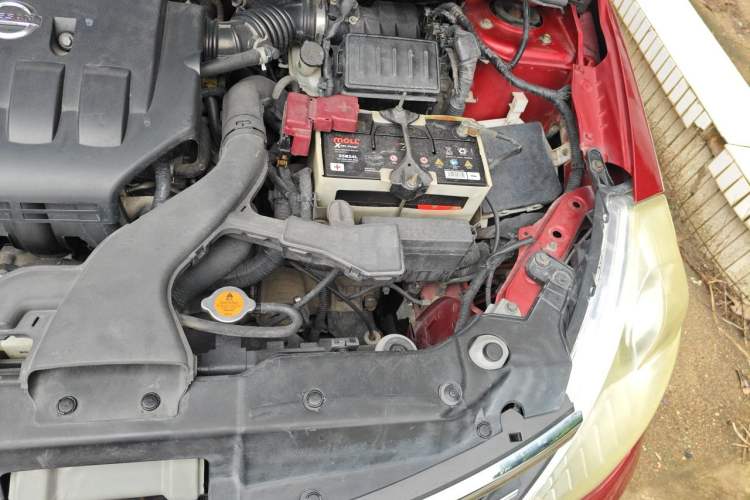 Used Nissan Tiida 2008 1.6L Automatic Smart Version Engine Bay Left