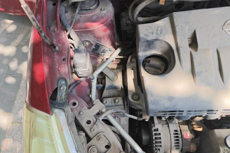 Used Nissan Tiida 2008 1.6L Manual Fashion Model Engine Bay Right
