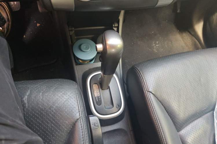 Used Nissan Tiida 2008 1.6L Automatic Smart Version Gear Lever
