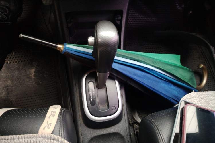 Used Nissan Tiida 2008 1.6L Automatic Smart Version Gear Lever