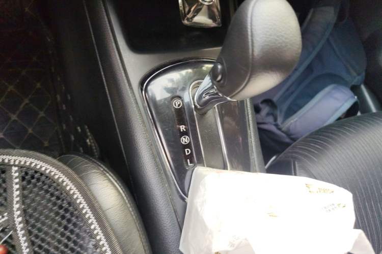 Used Nissan Tiida 2008 1.6L Automatic Tech Model Gear Lever