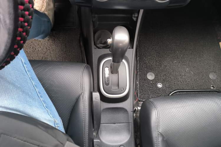 Used Nissan Tiida 2008 1.6L Automatic Tech Model Gear Lever