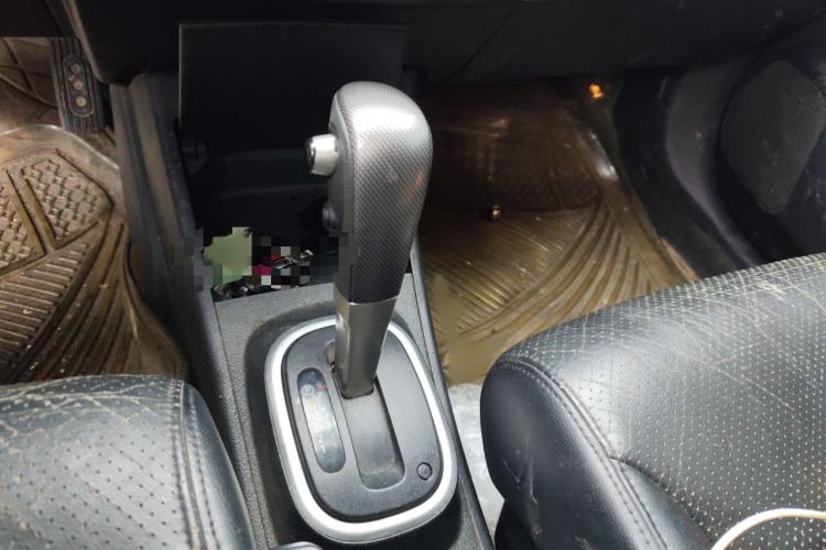 Used Nissan Tiida 2008 1.6L Automatic Smart Version Gear Lever