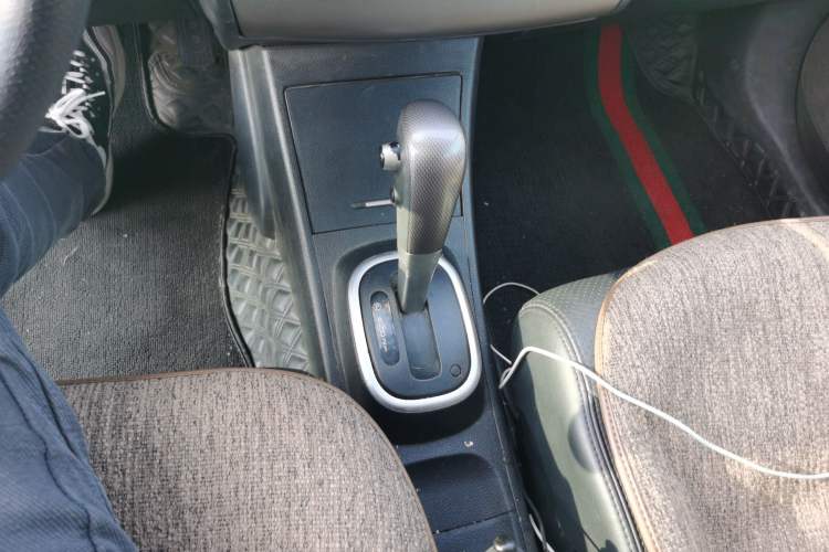 Used Nissan Tiida 2008 1.6L Automatic Smart Version Gear Lever