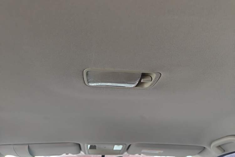 Used Nissan Tiida 2008 1.6L Automatic Fashion Edition Headliner