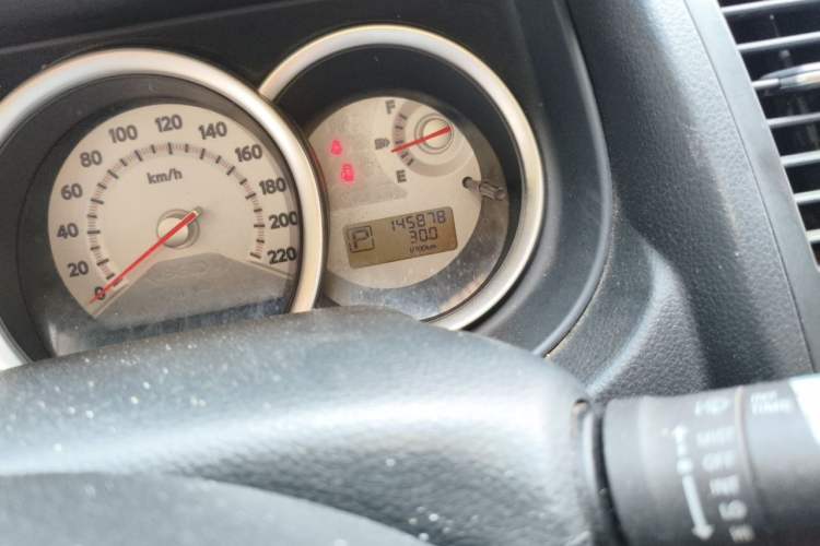 Used Nissan Tiida 2008 1.6L Automatic Fashion Edition Odometer Close Up