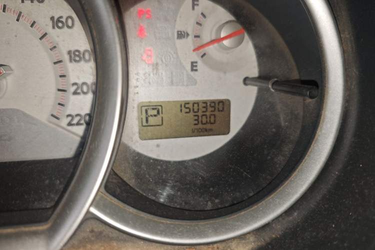 Used Nissan Tiida 2008 1.6L Automatic Smart Version Odometer Close Up