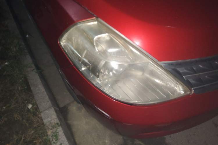 Used Nissan Tiida 2008 1.6L Manual Fashion Model Right Front Headlight