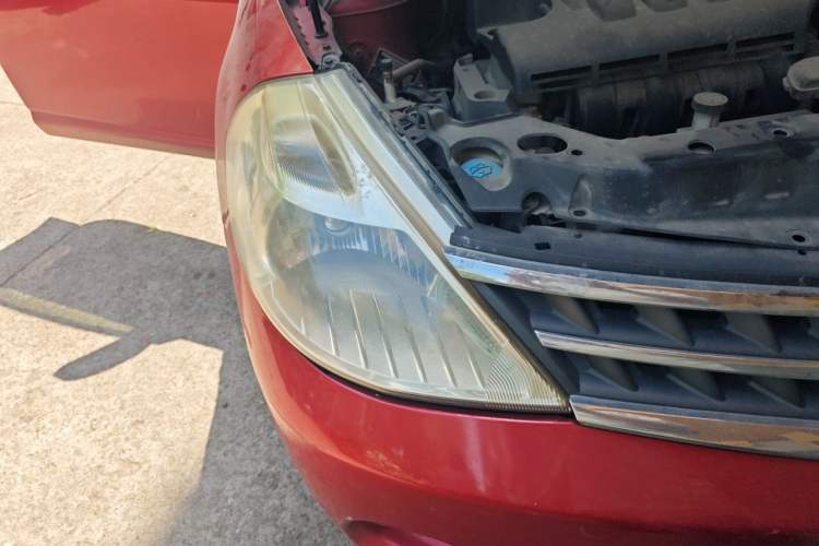 Used Nissan Tiida 2008 1.6L Automatic Smart Version Right Front Headlight