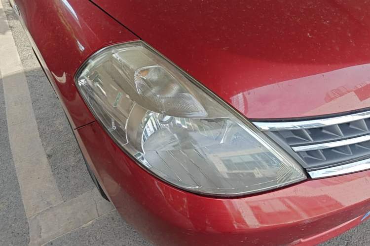 Used Nissan Tiida 2008 1.6L Automatic Fashion Edition Right Front Headlight