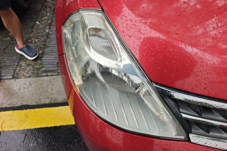 Used Nissan Tiida 2008 1.6L Automatic Smart Version Right Front Headlight